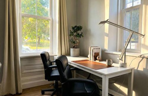 Wilmington Apartment | The Grayson at Park Place- cozy and fully updated with King bed free coffee and fast WIFI