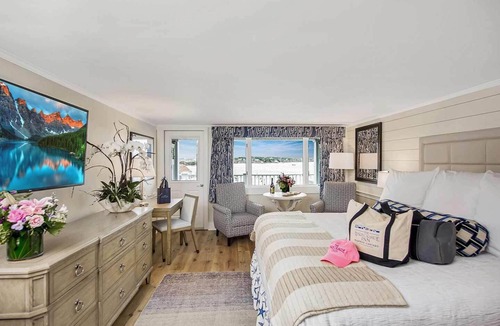 Edgartown Hotel | The Harborside Inn
