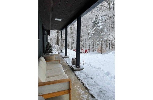 Harrisville House | The Harrisville Ranch - Monadnock Region Getaway!