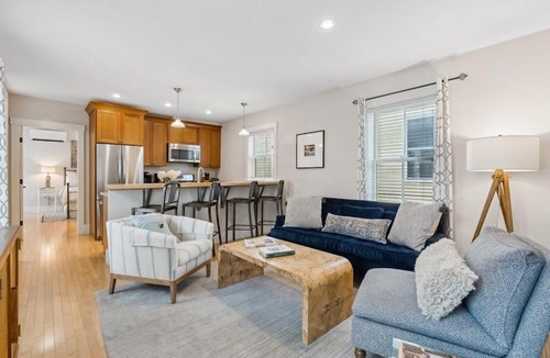 West End Apartment | The Heart of the West End #4