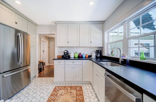 Newburgh House | The Hen House - Cozy Hudson Valley Getaway Near Beacon & Newburgh Waterfront