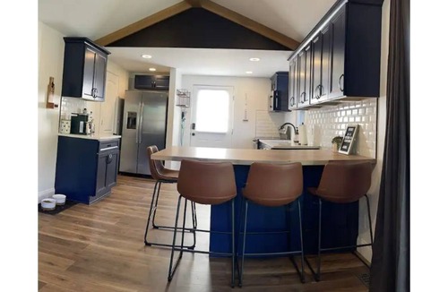 Honeoye Cottage | The Hideaway on Hobart - NEWLY RENOVATED/BRAND NEW
