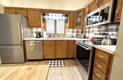 Hamlin House | The Hideout Amenity Filled Community - Huge Bar, Game Room, Theater all in house