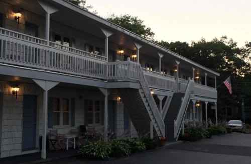 Scarborough Hotel | The Holiday House Inn & Motel