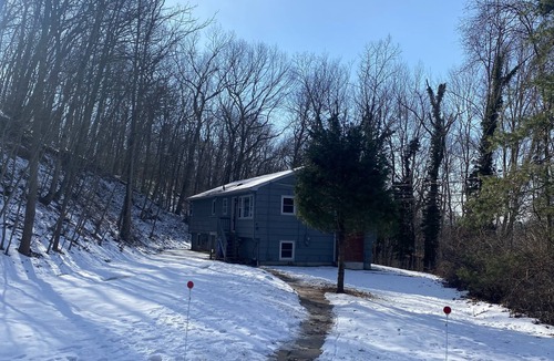 Hamden House | The house on the hill