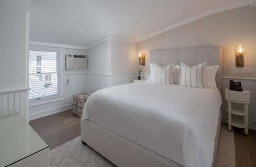 Egypt Lane Historic District Bed & Breakfast | The Huntting Inn