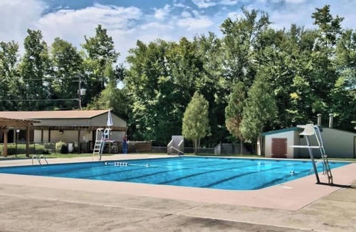 Lake Ariel Apartment | The Hut House 3BR, 3BA, Game Room Massage Chair!