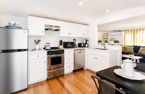 Oak Bluffs Cottage | The Island Collection MV: Charming Cottage Located In Heart Of Oak Bluffs