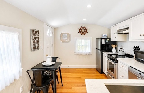 Oak Bluffs Cottage | The Island Collection MV: Charming Cottage Located In Heart Of Oak Bluffs