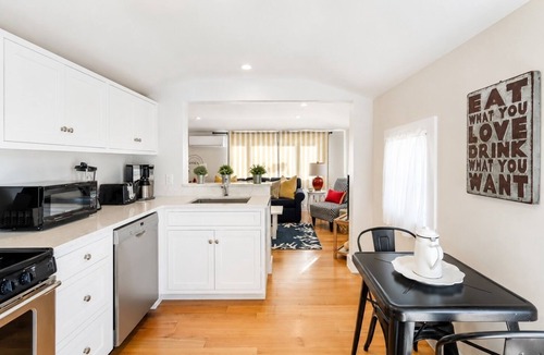 Oak Bluffs Cottage | The Island Collection MV: Charming Cottage Located In Heart Of Oak Bluffs
