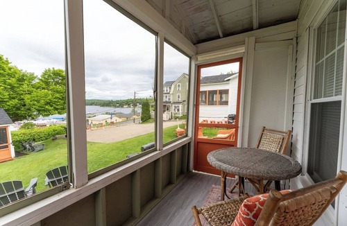Weirs Beach Cottage | The Lakeveiw Cottage 2 sleeps 2