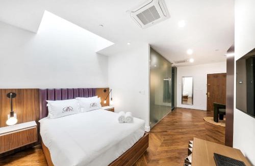 Midtown East House | The Landmark by Rove Travel - Townhome with Roof Deck