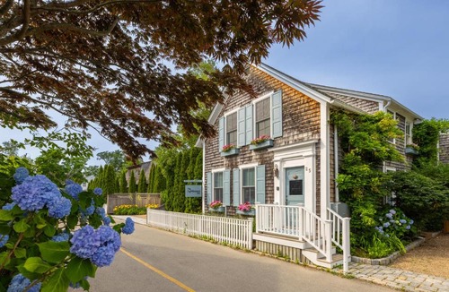 Edgartown Hotel | The Lightkeeper’s Inn
