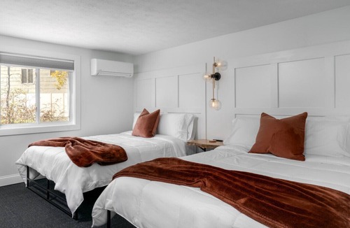 Ellicottville Cabin | The Lincoln Motel- Lower Queens Room #1