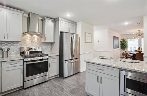 Kearny Apartment | The Lions Den Luxury 3-Bedroom Oasis + Patio