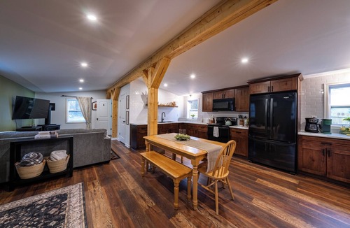 Silver Creek Cabin | The Little Cabin - Near Wineries and Beach- Woodland Getaway- Hiking trails
