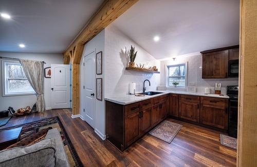 Silver Creek Cabin | The Little Cabin - Near Wineries and Beach- Woodland Getaway- Hiking trails