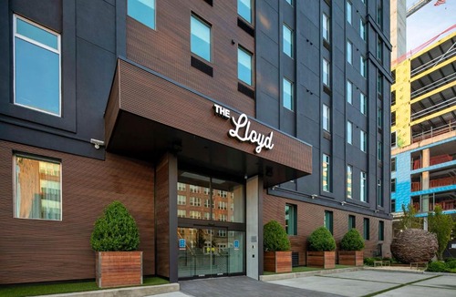 Downtown Hotel | The Lloyd Stamford, Tapestry Collection by Hilton
