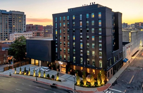Downtown Hotel | The Lloyd Stamford, Tapestry Collection by Hilton