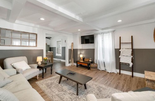 Hampton Apartment | The Lobster Claw - Perfect Location Near Beach & Boardwalk