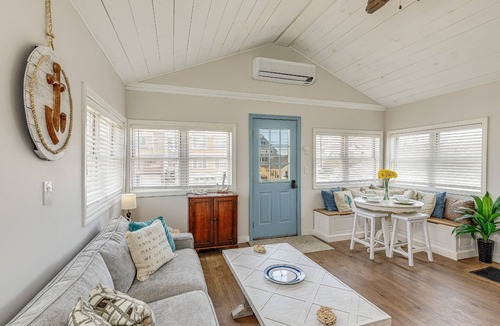 Salisbury Condo | The Lookout: Newly Remodeled 2 Decks, Across from Beach Access, Smart TV, WiFi, Laundry