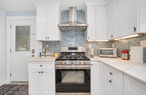 Niantic House | The Lounge House | Giants Neck Beach, Water Views and Coastal Comfort