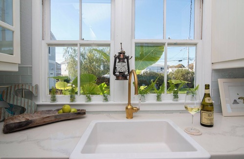 Groton Cottage | The Love Shack - A Waterfront Romantic Paradise,