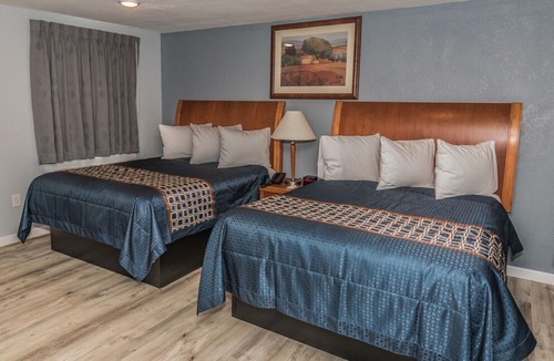 Acton Bed & Breakfast | THE MINUTEMAN INN Room, 1 King Bed
