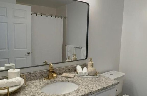 Downtown Apartment | The Monroe Elegant 2BR2BA Downtown Stamford