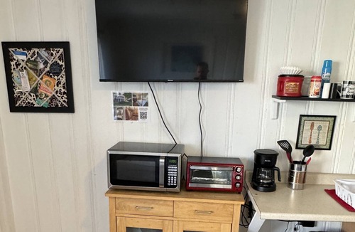 Hampton Apartment | The Motel closest to the beach! Pet Friendly! The Best Surfing!
