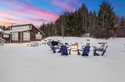 West Dover Villa | The Myrtle Villa Hot Tub Pool Near Mount Snow