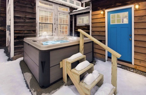 West Dover Villa | The Myrtle Villa Hot Tub Pool Near Mount Snow