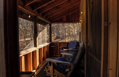 Conway House | The Nest at Mountainview Modern Retreat w/Hot Tub Near North Conway