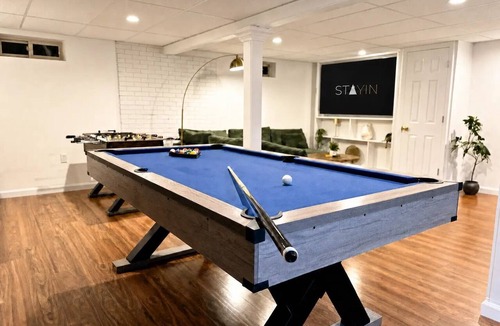 Newington House | The Newington Pool House - With Game Room