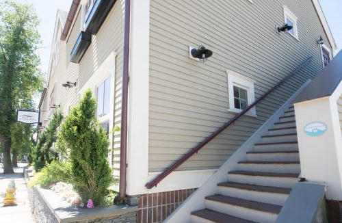 Yachting Village Apartment | The Newport Lofts - 543 Thames Street