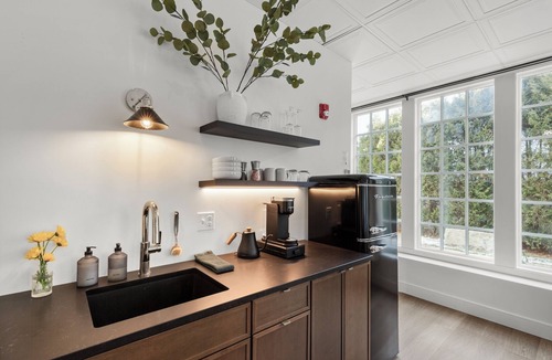 Camden Hotel | The Optimist Guesthouse 1 - Downtown Camden luxury apartment in historic mill