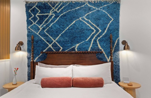 Camden Hotel | The Optimist Guesthouse 2 - BRAND NEW Luxury Downtown Camden Apartment