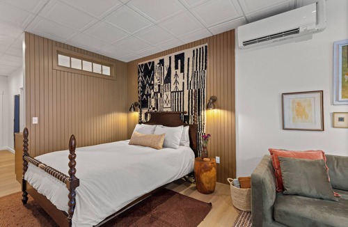 Camden Hotel | The Optimist Guesthouse 3 - Downtown Camden Stylish Luxury Apartment