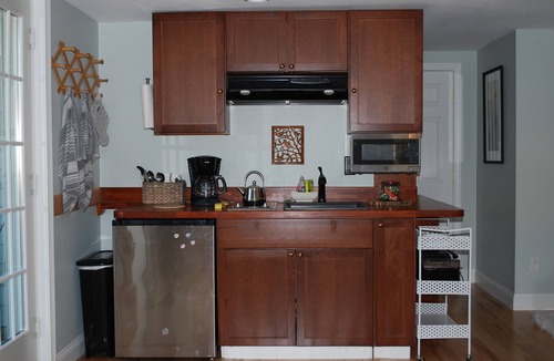 Cummaquid Apartment | ★ The Osprey Nest Suite ★ Private Entrance & Bath ★