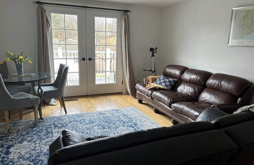 Morris Apartment | The Overlook near South Farms in Litchfield County is Hospitality, integrated.