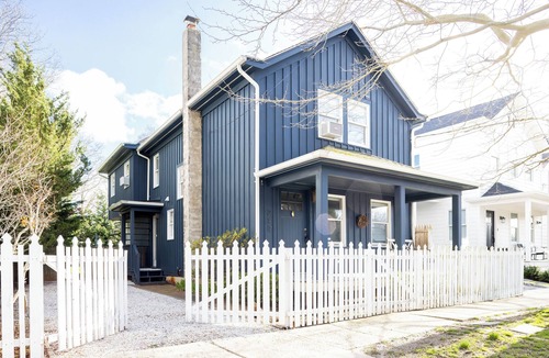 Greenport House | The Oyster House: An artful home nestled in the village of Greenport