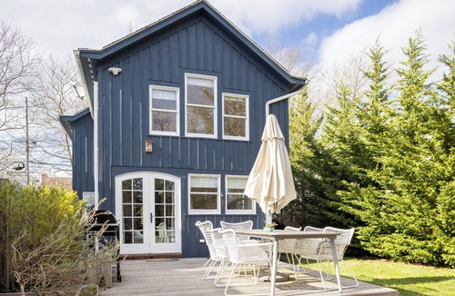 Greenport House | The Oyster House: An artful home nestled in the village of Greenport