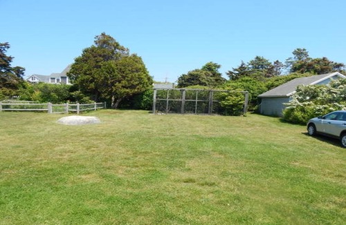 Weekapaug House | The Palace The Palace - Classic 5 bedroom 2 bath cottage across the street from the ocean in the community of Weekapaug.