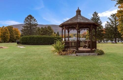Manchester Center Hotel | The Palmer House Resort, an Ascend Collection Hotel