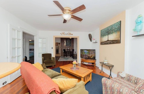 Jersey City Apartment | The Pearl: Spacious Victorian Apt w/2 bedrooms, Parking & Large Outdoor Space!