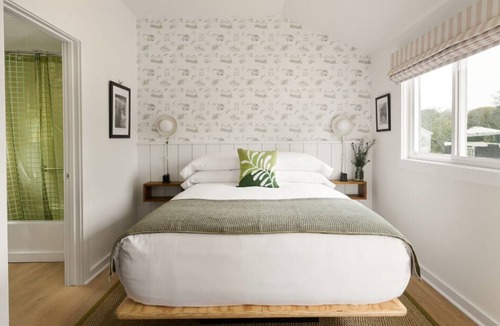 Hampton Bays Hotel | The Penny Lane