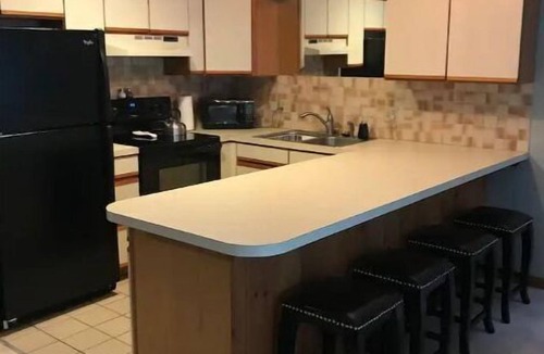 Bartlett Condo | The perfect getaway! Great location and amenities!