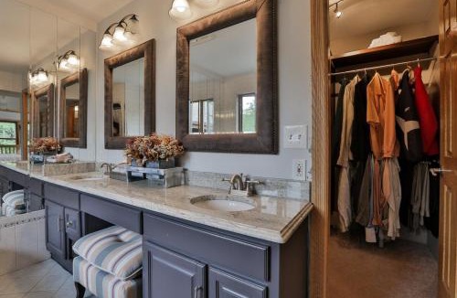 Pine River Pond House | The Pine River Pond Premier Lakehouse 4BR High-End Retreat