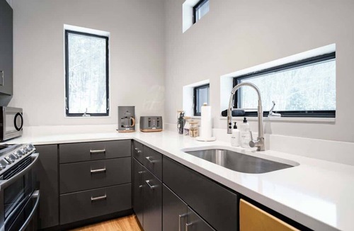 Jamaica House | The Post Haus: one-of-a-kind modern VT experience