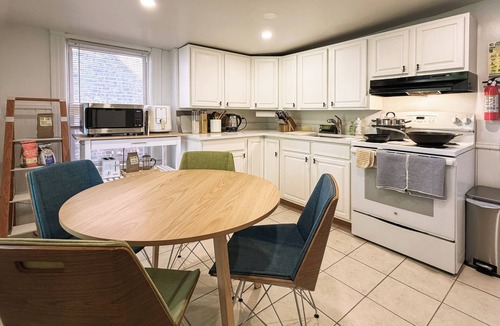 Connelly House | The Quaint House: Modern Heritage in Roundout Kingston Waterfront